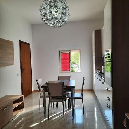 Appartamento In Villa Con Pineta Leporano Eksteriør billede