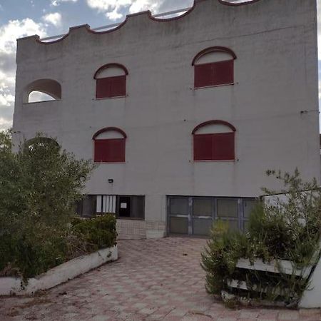 Appartamento In Villa Con Pineta Leporano Eksteriør billede